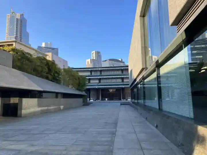 妙智会教団本部の{uncategorized: "未分類", other: "その他", undefined: "問題あり", building: "その他建物", grave: "お墓", sacred_gate: "鳥居", guardian: "狛犬", statue: "像", buddha: "仏像", history: "歴史", nature: "自然", garden: "庭園", animal: "動物", pagoda: "塔", temizu: "手水舎", mountain_gate: "山門・神門", sanctuary: "本殿・本堂", subordinate: "末社・摂社", art: "芸術", scenery: "景色", jizo: "地蔵", ema: "絵馬", goshuin: "御朱印", omikuji: "おみくじ", items: "授与品その他", amulet: "お守り", goshuincho: "御朱印帳", eats: "食事", festival: "お祭り", votive_dance: "神楽", shichigosan: "七五三参", wedding: "結婚式", experience: "体験その他", initially: "初詣", around: "周辺", anti_infection: "感染症対策"}