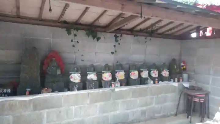 瑜珈稲荷神社の地蔵