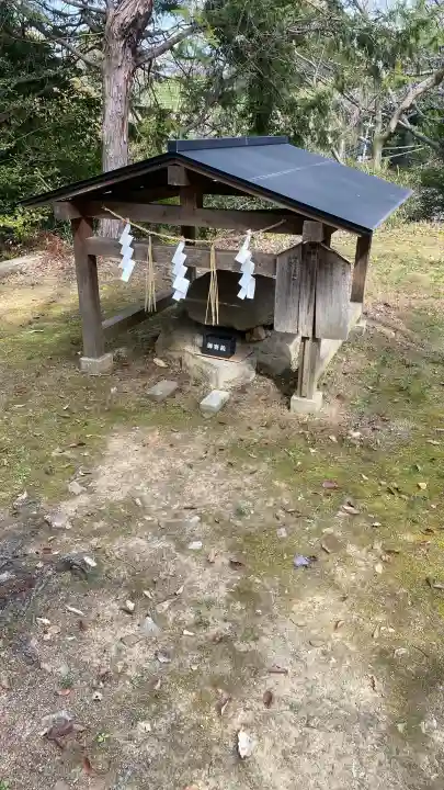 枝光八幡宮の{uncategorized: "未分類", other: "その他", undefined: "問題あり", building: "その他建物", grave: "お墓", sacred_gate: "鳥居", guardian: "狛犬", statue: "像", buddha: "仏像", history: "歴史", nature: "自然", garden: "庭園", animal: "動物", pagoda: "塔", temizu: "手水舎", mountain_gate: "山門・神門", sanctuary: "本殿・本堂", subordinate: "末社・摂社", art: "芸術", scenery: "景色", jizo: "地蔵", ema: "絵馬", goshuin: "御朱印", omikuji: "おみくじ", items: "授与品その他", amulet: "お守り", goshuincho: "御朱印帳", eats: "食事", festival: "お祭り", votive_dance: "神楽", shichigosan: "七五三参", wedding: "結婚式", experience: "体験その他", initially: "初詣", around: "周辺", anti_infection: "感染症対策"}