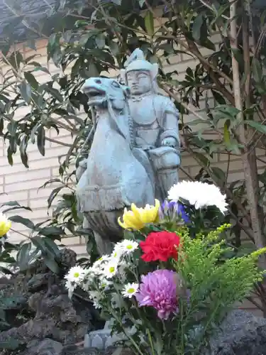 成田山深川不動堂（新勝寺東京別院）の像