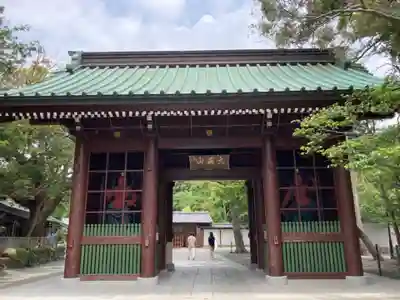 高徳院の山門・神門
