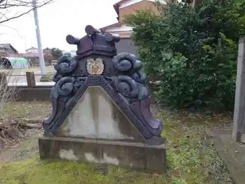 守りの神　藤基神社の建物その他