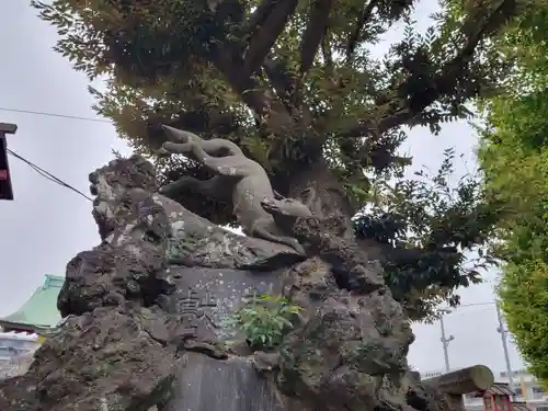 千住神社の像