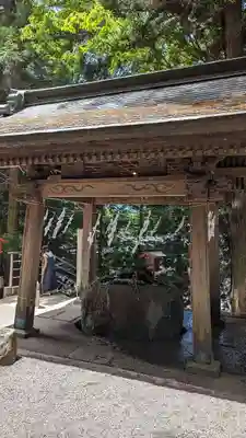 新倉富士浅間神社の手水舎