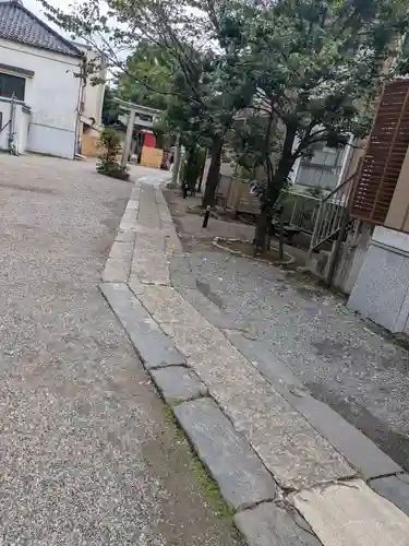 被官稲荷神社の庭園