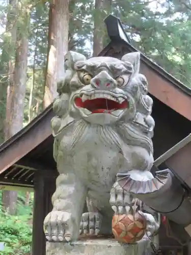 御嶽神社(王滝口）里宮の狛犬