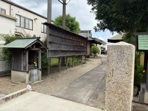 長光寺の{uncategorized: "未分類", other: "その他", undefined: "問題あり", building: "その他建物", grave: "お墓", sacred_gate: "鳥居", guardian: "狛犬", statue: "像", buddha: "仏像", history: "歴史", nature: "自然", garden: "庭園", animal: "動物", pagoda: "塔", temizu: "手水舎", mountain_gate: "山門・神門", sanctuary: "本殿・本堂", subordinate: "末社・摂社", art: "芸術", scenery: "景色", jizo: "地蔵", ema: "絵馬", goshuin: "御朱印", omikuji: "おみくじ", items: "授与品その他", amulet: "お守り", goshuincho: "御朱印帳", eats: "食事", festival: "お祭り", votive_dance: "神楽", shichigosan: "七五三参", wedding: "結婚式", experience: "体験その他", initially: "初詣", around: "周辺", anti_infection: "感染症対策"}