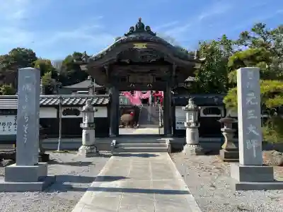 寺岡山元三大師の{uncategorized: "未分類", other: "その他", undefined: "問題あり", building: "その他建物", grave: "お墓", sacred_gate: "鳥居", guardian: "狛犬", statue: "像", buddha: "仏像", history: "歴史", nature: "自然", garden: "庭園", animal: "動物", pagoda: "塔", temizu: "手水舎", mountain_gate: "山門・神門", sanctuary: "本殿・本堂", subordinate: "末社・摂社", art: "芸術", scenery: "景色", jizo: "地蔵", ema: "絵馬", goshuin: "御朱印", omikuji: "おみくじ", items: "授与品その他", amulet: "お守り", goshuincho: "御朱印帳", eats: "食事", festival: "お祭り", votive_dance: "神楽", shichigosan: "七五三参", wedding: "結婚式", experience: "体験その他", initially: "初詣", around: "周辺", anti_infection: "感染症対策"}