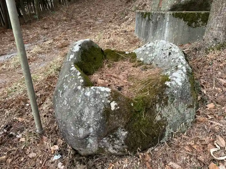 勝弦東照宮の{uncategorized: "未分類", other: "その他", undefined: "問題あり", building: "その他建物", grave: "お墓", sacred_gate: "鳥居", guardian: "狛犬", statue: "像", buddha: "仏像", history: "歴史", nature: "自然", garden: "庭園", animal: "動物", pagoda: "塔", temizu: "手水舎", mountain_gate: "山門・神門", sanctuary: "本殿・本堂", subordinate: "末社・摂社", art: "芸術", scenery: "景色", jizo: "地蔵", ema: "絵馬", goshuin: "御朱印", omikuji: "おみくじ", items: "授与品その他", amulet: "お守り", goshuincho: "御朱印帳", eats: "食事", festival: "お祭り", votive_dance: "神楽", shichigosan: "七五三参", wedding: "結婚式", experience: "体験その他", initially: "初詣", around: "周辺", anti_infection: "感染症対策"}