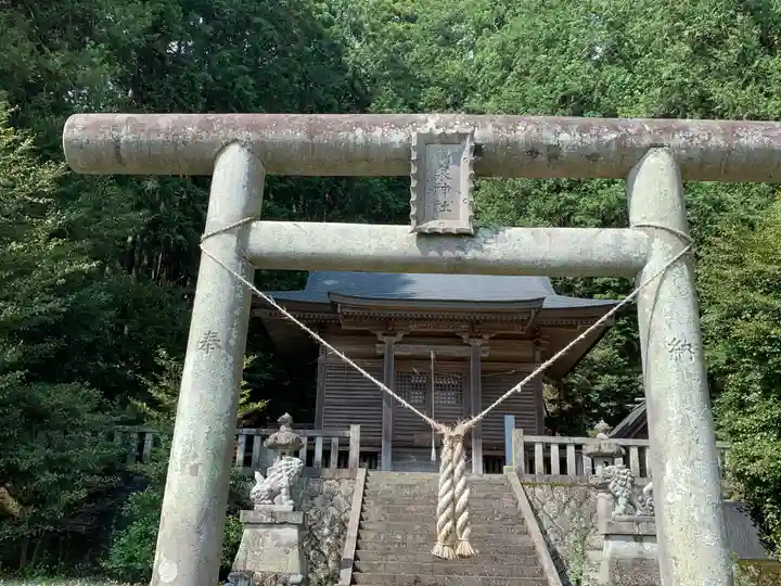 沢湯泉神社の鳥居