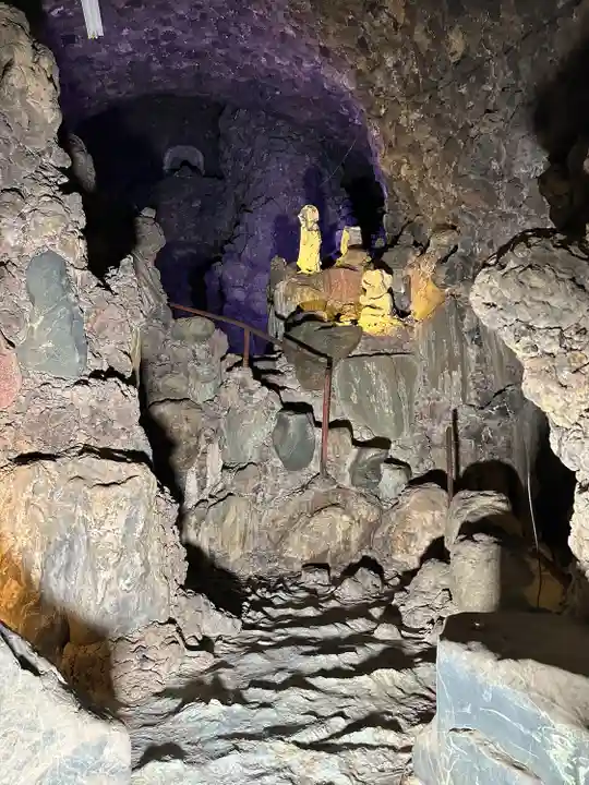 洞窟観音・徳明園・山徳記念館(群馬県)