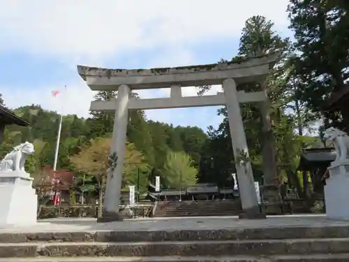 飛騨一宮水無神社の鳥居