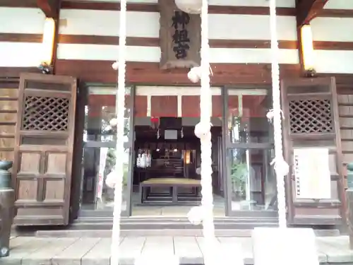 甲斐奈神社の本殿