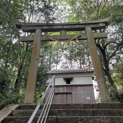 蝉丸神社の鳥居