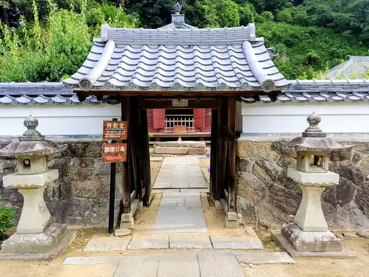 本光寺の山門・神門