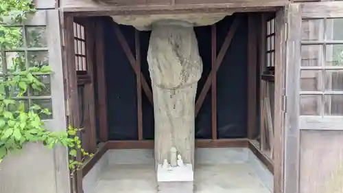 御珍宝神社の本殿