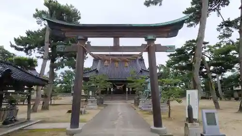  放生津八幡宮の鳥居