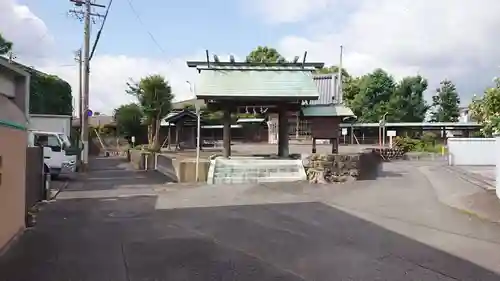 月見里笠森稲荷神社の山門