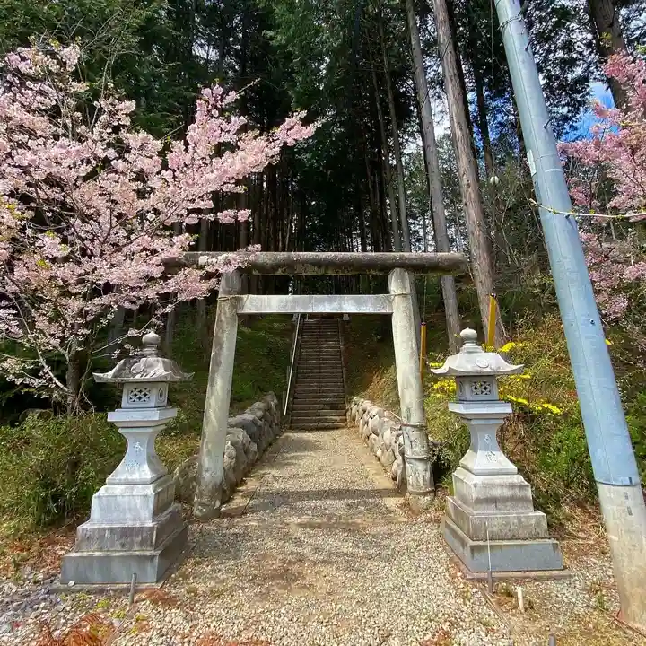 日光大室高龗神社の鳥居