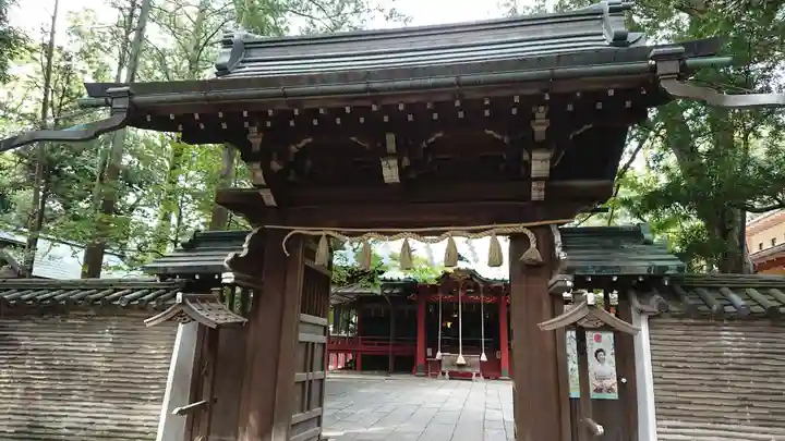 赤坂氷川神社の山門・神門