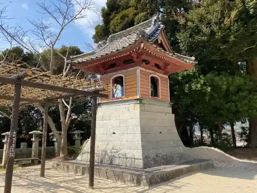 春日神社の{uncategorized: "未分類", other: "その他", undefined: "問題あり", building: "その他建物", grave: "お墓", sacred_gate: "鳥居", guardian: "狛犬", statue: "像", buddha: "仏像", history: "歴史", nature: "自然", garden: "庭園", animal: "動物", pagoda: "塔", temizu: "手水舎", mountain_gate: "山門・神門", sanctuary: "本殿・本堂", subordinate: "末社・摂社", art: "芸術", scenery: "景色", jizo: "地蔵", ema: "絵馬", goshuin: "御朱印", omikuji: "おみくじ", items: "授与品その他", amulet: "お守り", goshuincho: "御朱印帳", eats: "食事", festival: "お祭り", votive_dance: "神楽", shichigosan: "七五三参", wedding: "結婚式", experience: "体験その他", initially: "初詣", around: "周辺", anti_infection: "感染症対策"}