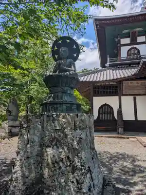成身院　百体観音堂（さざえ堂）(埼玉県)