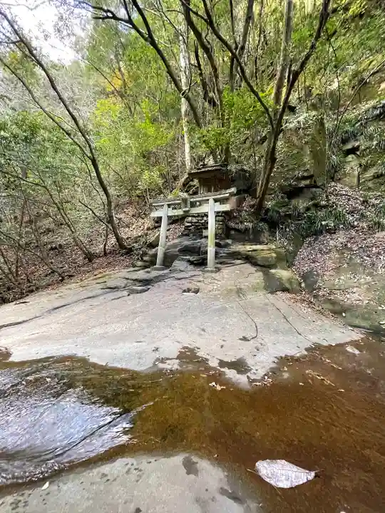 龍鎮神社(奈良県)