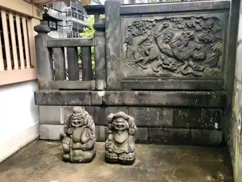 高輪神社の像