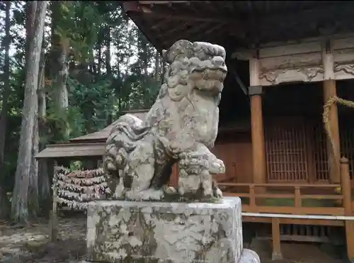 入登山神社の狛犬