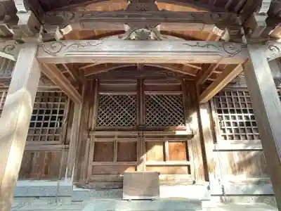 日吉神社の{uncategorized: "未分類", other: "その他", undefined: "問題あり", building: "その他建物", grave: "お墓", sacred_gate: "鳥居", guardian: "狛犬", statue: "像", buddha: "仏像", history: "歴史", nature: "自然", garden: "庭園", animal: "動物", pagoda: "塔", temizu: "手水舎", mountain_gate: "山門・神門", sanctuary: "本殿・本堂", subordinate: "末社・摂社", art: "芸術", scenery: "景色", jizo: "地蔵", ema: "絵馬", goshuin: "御朱印", omikuji: "おみくじ", items: "授与品その他", amulet: "お守り", goshuincho: "御朱印帳", eats: "食事", festival: "お祭り", votive_dance: "神楽", shichigosan: "七五三参", wedding: "結婚式", experience: "体験その他", initially: "初詣", around: "周辺", anti_infection: "感染症対策"}
