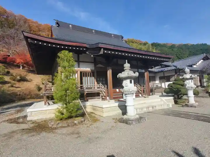 金藏院(聖法寺)の本殿・本堂