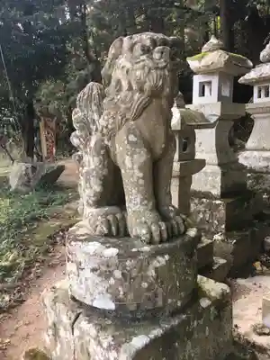 赤猪岩神社の狛犬
