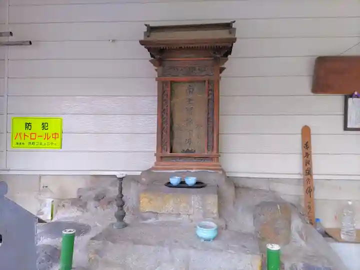 おはん長右衛門塚の本殿・本堂