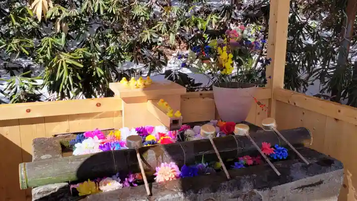 白根神社の手水舎