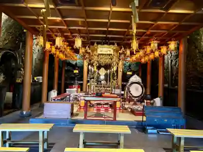 岩戸弘法弘峰寺の本殿・本堂