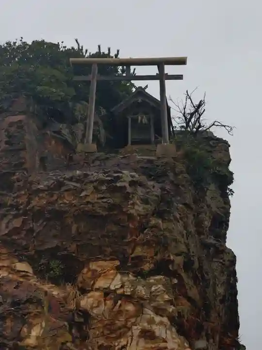 稲佐の浜 弁天島(島根県)