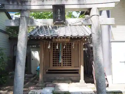 柳原稲荷神社の末社・摂社