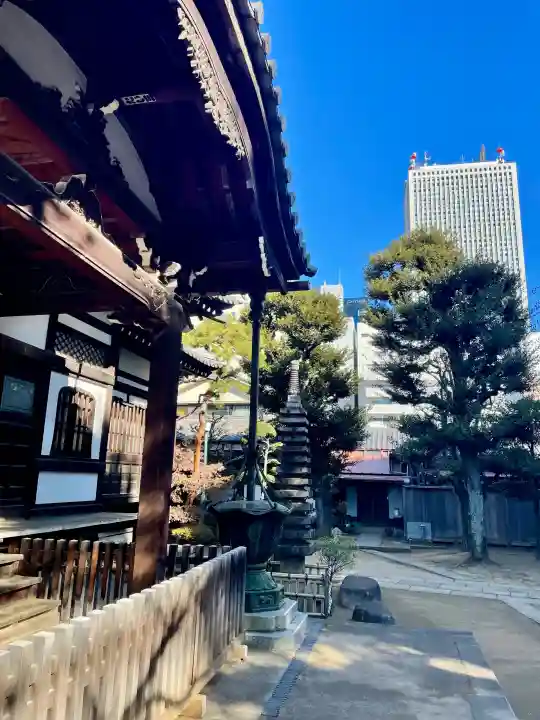 本立寺の{uncategorized: "未分類", other: "その他", undefined: "問題あり", building: "その他建物", grave: "お墓", sacred_gate: "鳥居", guardian: "狛犬", statue: "像", buddha: "仏像", history: "歴史", nature: "自然", garden: "庭園", animal: "動物", pagoda: "塔", temizu: "手水舎", mountain_gate: "山門・神門", sanctuary: "本殿・本堂", subordinate: "末社・摂社", art: "芸術", scenery: "景色", jizo: "地蔵", ema: "絵馬", goshuin: "御朱印", omikuji: "おみくじ", items: "授与品その他", amulet: "お守り", goshuincho: "御朱印帳", eats: "食事", festival: "お祭り", votive_dance: "神楽", shichigosan: "七五三参", wedding: "結婚式", experience: "体験その他", initially: "初詣", around: "周辺", anti_infection: "感染症対策"}