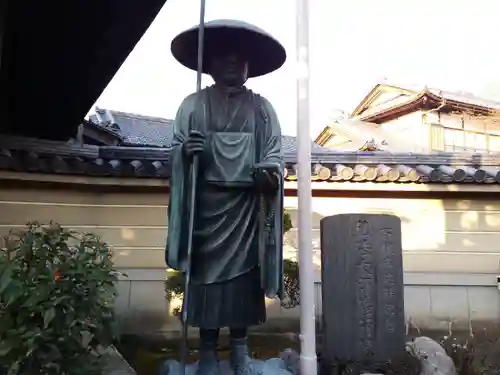 荘厳寺の像