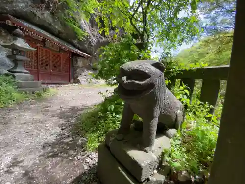 釋尊寺の狛犬