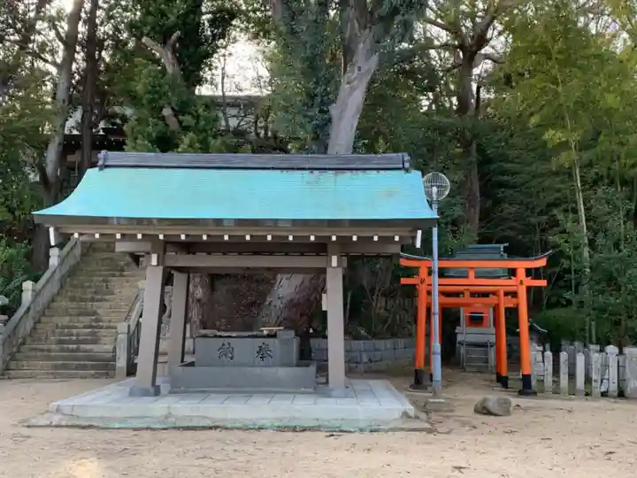 神本神社の手水舎