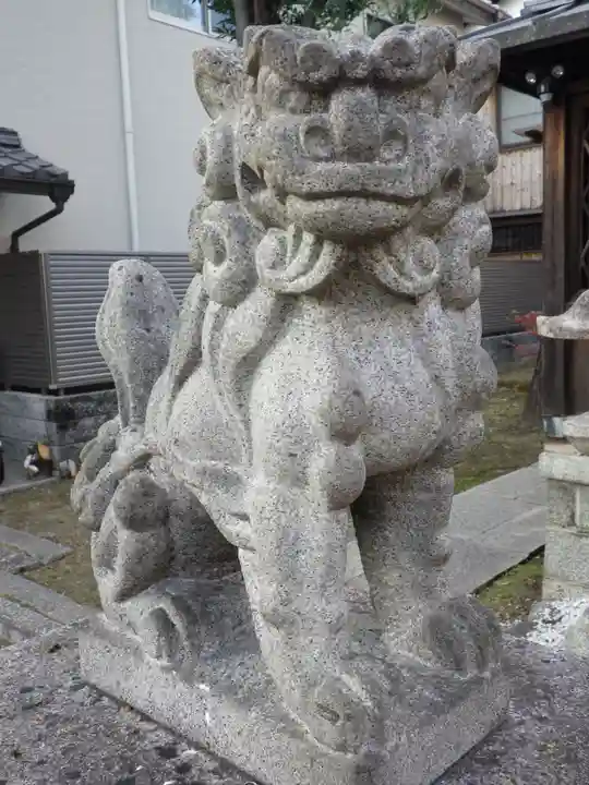 出雲路幸神社の狛犬