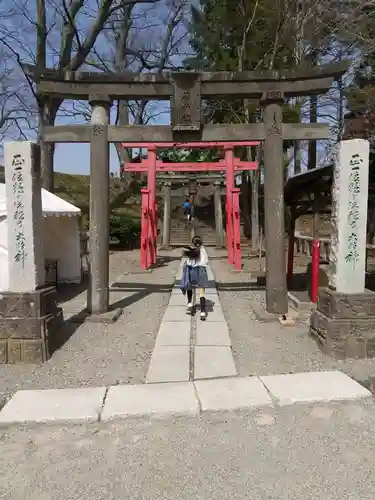 鶴ケ城稲荷神社の鳥居