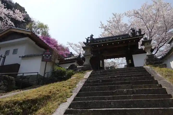 神童寺の山門・神門