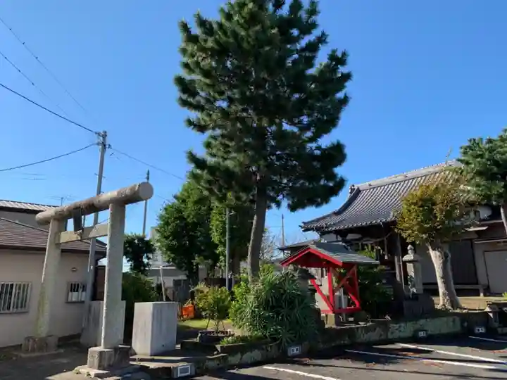 米倉稲荷神社の鳥居