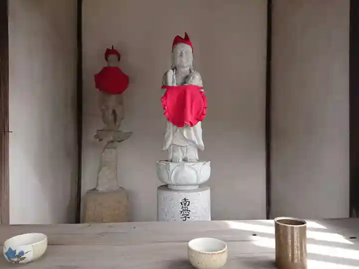 祠(地蔵)の地蔵