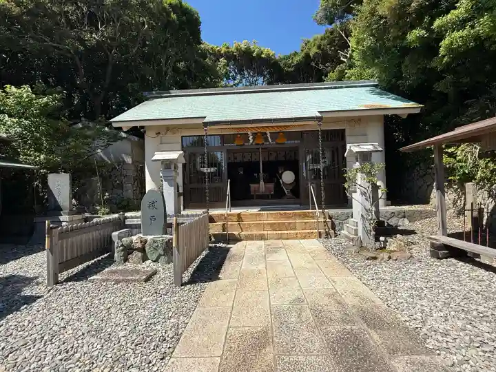 安乗神社の{uncategorized: "未分類", other: "その他", undefined: "問題あり", building: "その他建物", grave: "お墓", sacred_gate: "鳥居", guardian: "狛犬", statue: "像", buddha: "仏像", history: "歴史", nature: "自然", garden: "庭園", animal: "動物", pagoda: "塔", temizu: "手水舎", mountain_gate: "山門・神門", sanctuary: "本殿・本堂", subordinate: "末社・摂社", art: "芸術", scenery: "景色", jizo: "地蔵", ema: "絵馬", goshuin: "御朱印", omikuji: "おみくじ", items: "授与品その他", amulet: "お守り", goshuincho: "御朱印帳", eats: "食事", festival: "お祭り", votive_dance: "神楽", shichigosan: "七五三参", wedding: "結婚式", experience: "体験その他", initially: "初詣", around: "周辺", anti_infection: "感染症対策"}