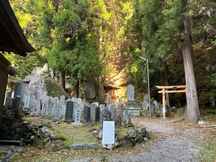 甲斐駒ヶ岳神社のその他建物