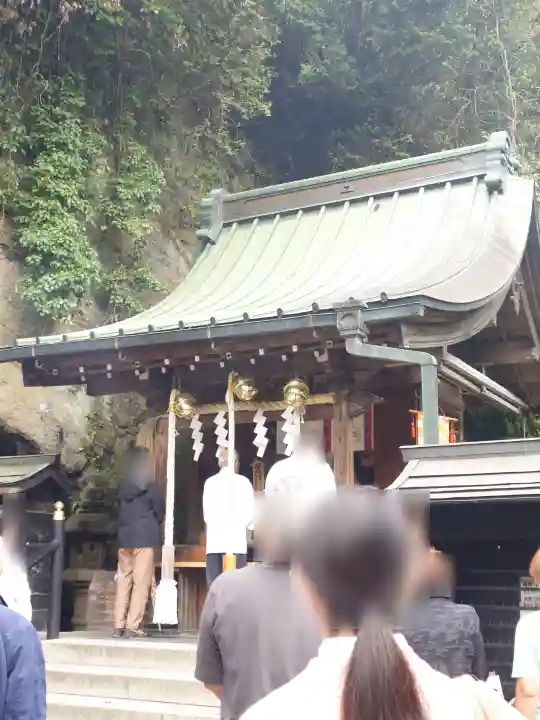 銭洗弁財天宇賀福神社の{uncategorized: "未分類", other: "その他", undefined: "問題あり", building: "その他建物", grave: "お墓", sacred_gate: "鳥居", guardian: "狛犬", statue: "像", buddha: "仏像", history: "歴史", nature: "自然", garden: "庭園", animal: "動物", pagoda: "塔", temizu: "手水舎", mountain_gate: "山門・神門", sanctuary: "本殿・本堂", subordinate: "末社・摂社", art: "芸術", scenery: "景色", jizo: "地蔵", ema: "絵馬", goshuin: "御朱印", omikuji: "おみくじ", items: "授与品その他", amulet: "お守り", goshuincho: "御朱印帳", eats: "食事", festival: "お祭り", votive_dance: "神楽", shichigosan: "七五三参", wedding: "結婚式", experience: "体験その他", initially: "初詣", around: "周辺", anti_infection: "感染症対策"}