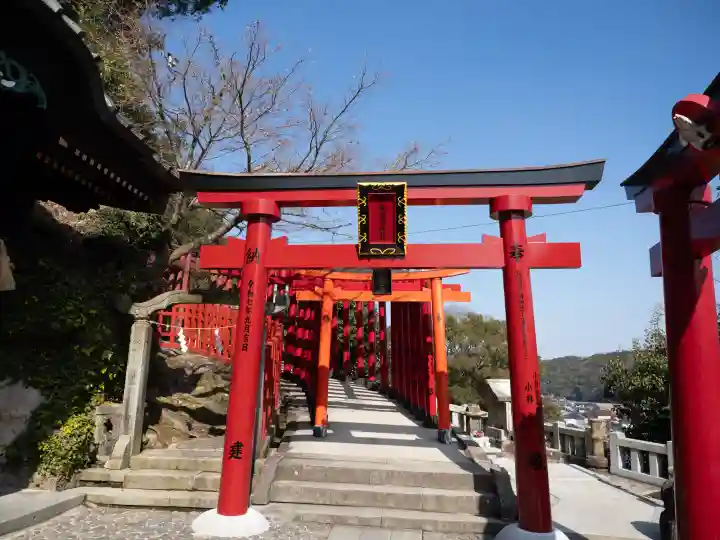 祐徳稲荷神社の{uncategorized: "未分類", other: "その他", undefined: "問題あり", building: "その他建物", grave: "お墓", sacred_gate: "鳥居", guardian: "狛犬", statue: "像", buddha: "仏像", history: "歴史", nature: "自然", garden: "庭園", animal: "動物", pagoda: "塔", temizu: "手水舎", mountain_gate: "山門・神門", sanctuary: "本殿・本堂", subordinate: "末社・摂社", art: "芸術", scenery: "景色", jizo: "地蔵", ema: "絵馬", goshuin: "御朱印", omikuji: "おみくじ", items: "授与品その他", amulet: "お守り", goshuincho: "御朱印帳", eats: "食事", festival: "お祭り", votive_dance: "神楽", shichigosan: "七五三参", wedding: "結婚式", experience: "体験その他", initially: "初詣", around: "周辺", anti_infection: "感染症対策"}